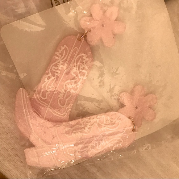 Earrings - Picture 2 of 5